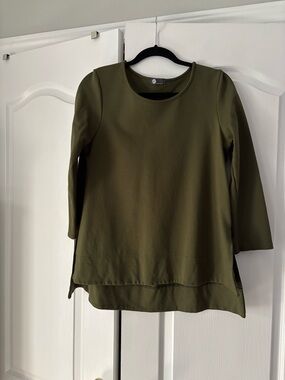 M Made in Italy Olive Green Crewneck Tunic Top